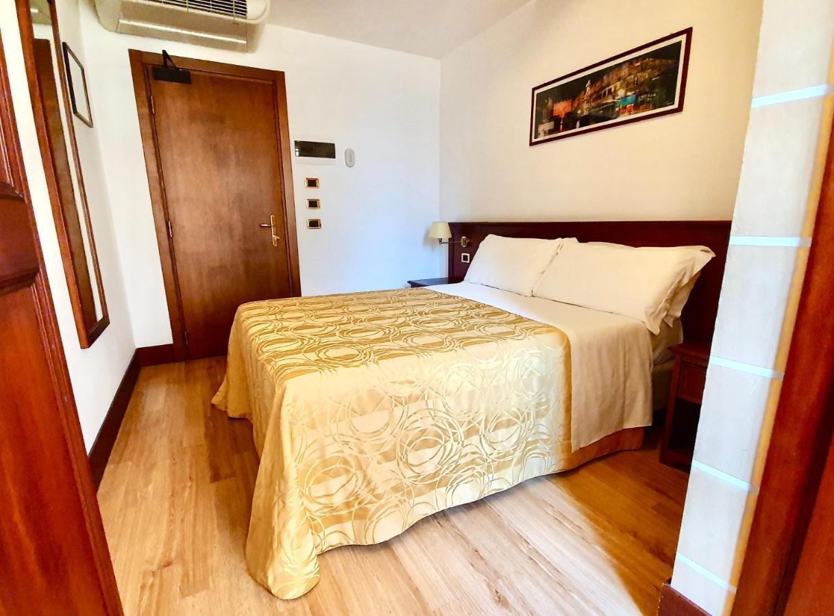 Hotel Aurora Верона Екстериор снимка
