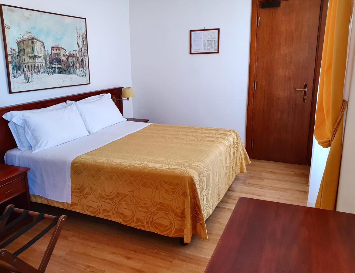Hotel Aurora Верона Екстериор снимка